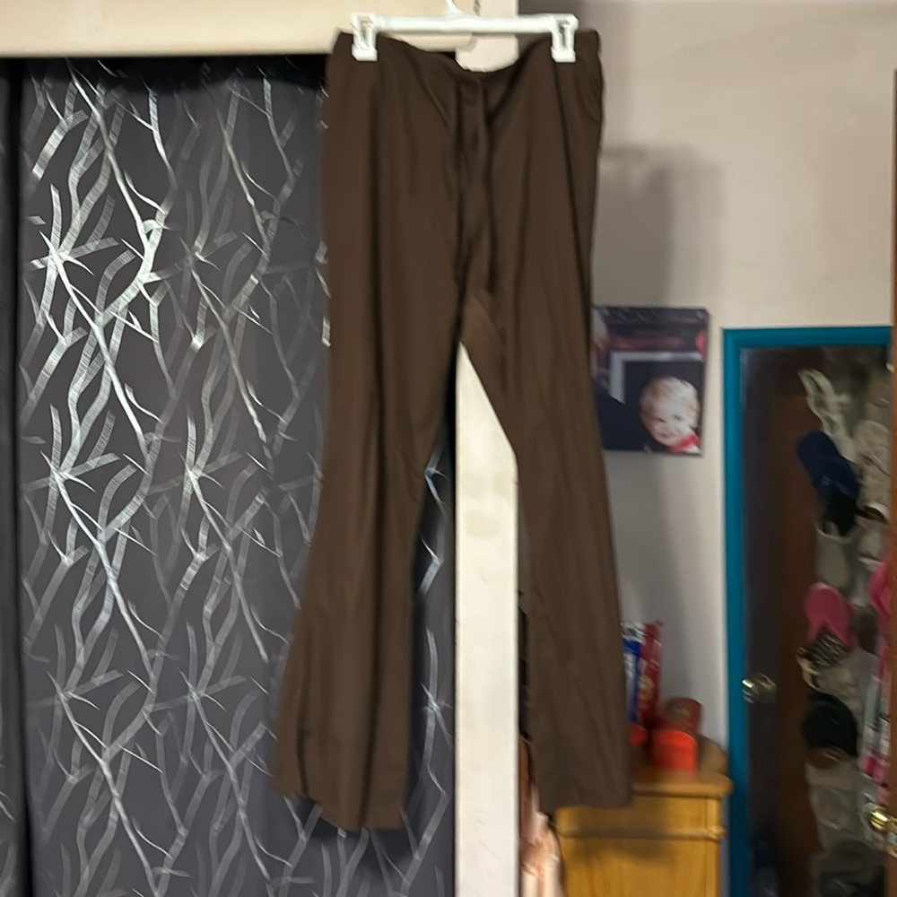 Brown Cherokee scrub pants with elastic waist tie front good condition